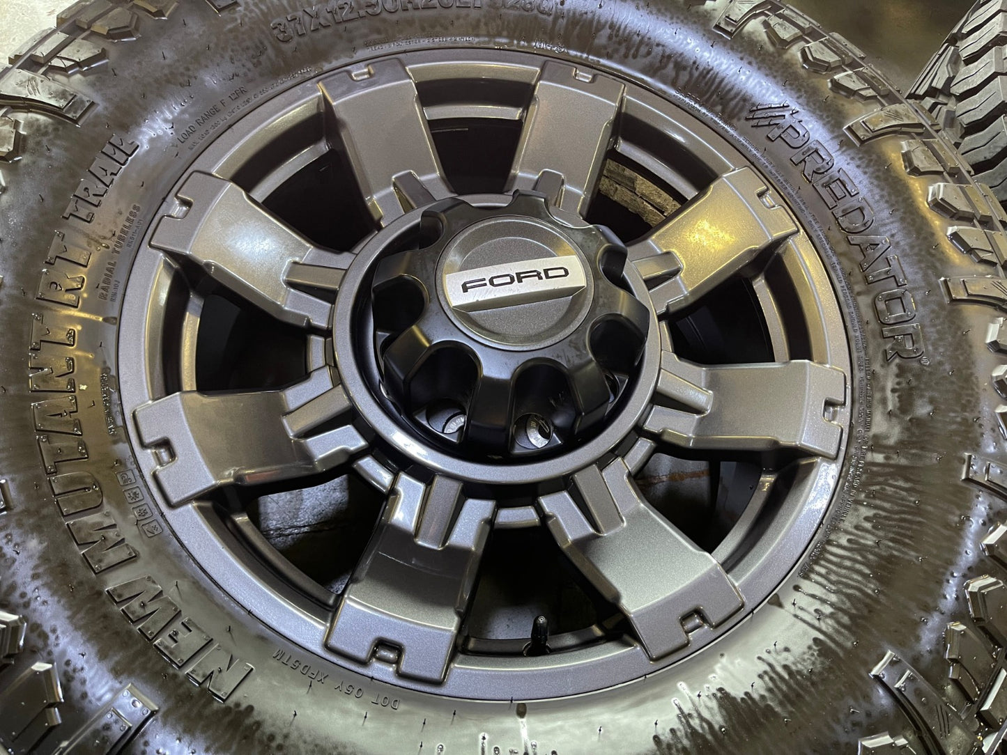 20" Ford F-250 F-350 OEM 10296 10485 Lariat gray wheels rims tires 37"