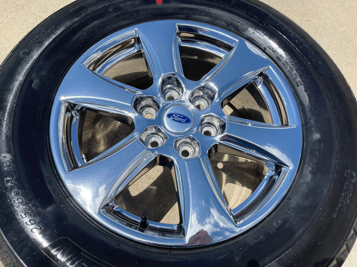 (1) 18" Ford F-150 Lariat OEM rim wheel 10168 tire Expedition MICHELIN NEW