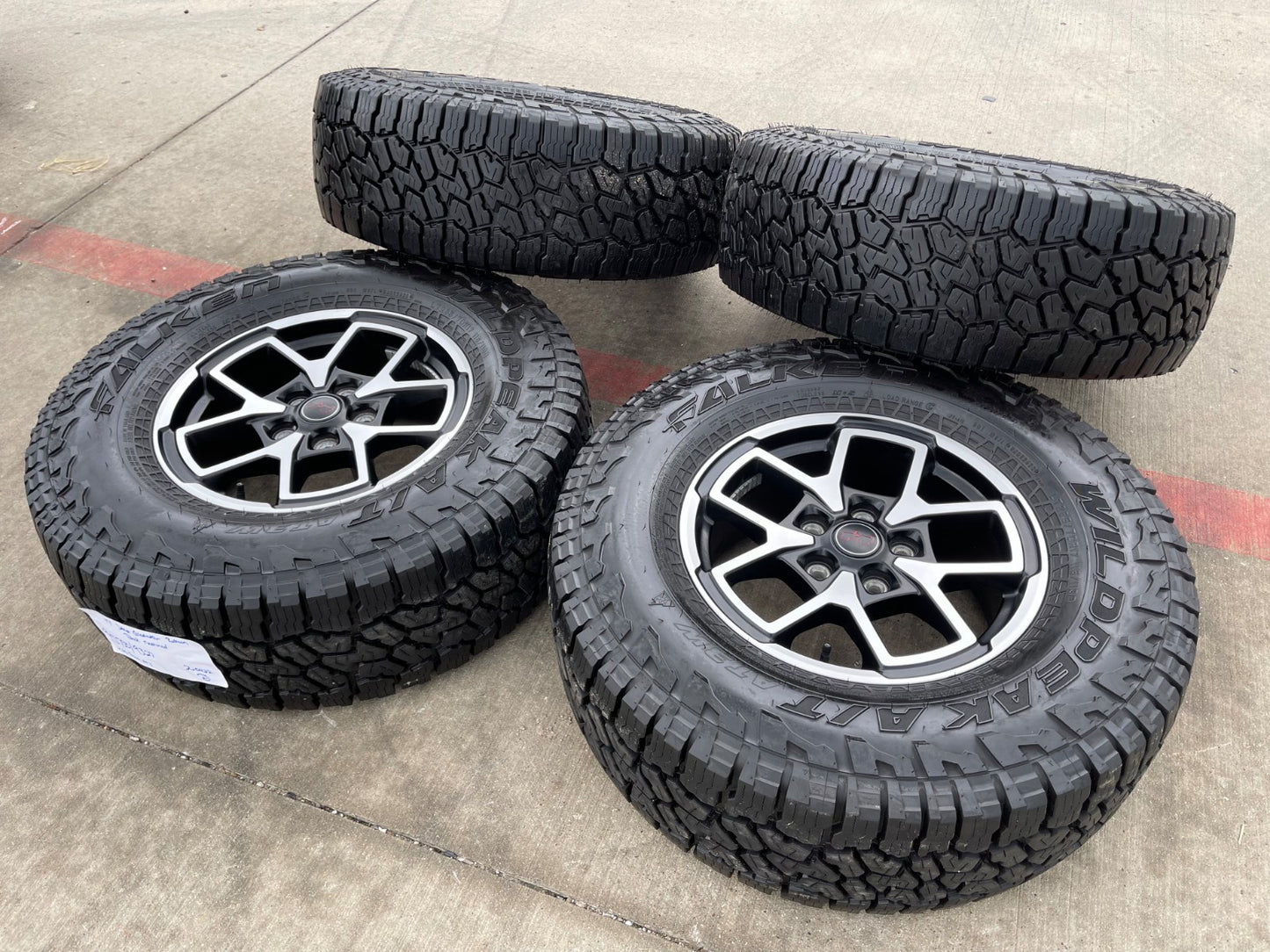 17" Jeep Wrangler Rubicon OEM 95730 9327 wheels rims Gladiator FALKEN A/T 33"