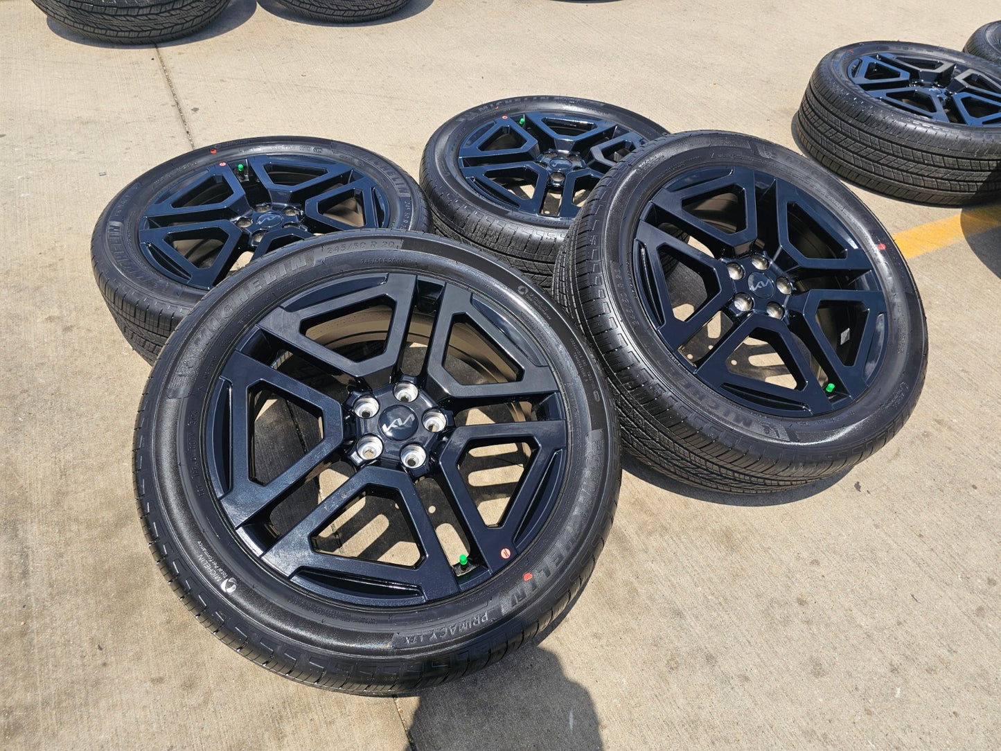 20" Kia Telluride Prestige X-PRO OEM wheels rims 74721 Sedona 2023 2024 2025 NEW