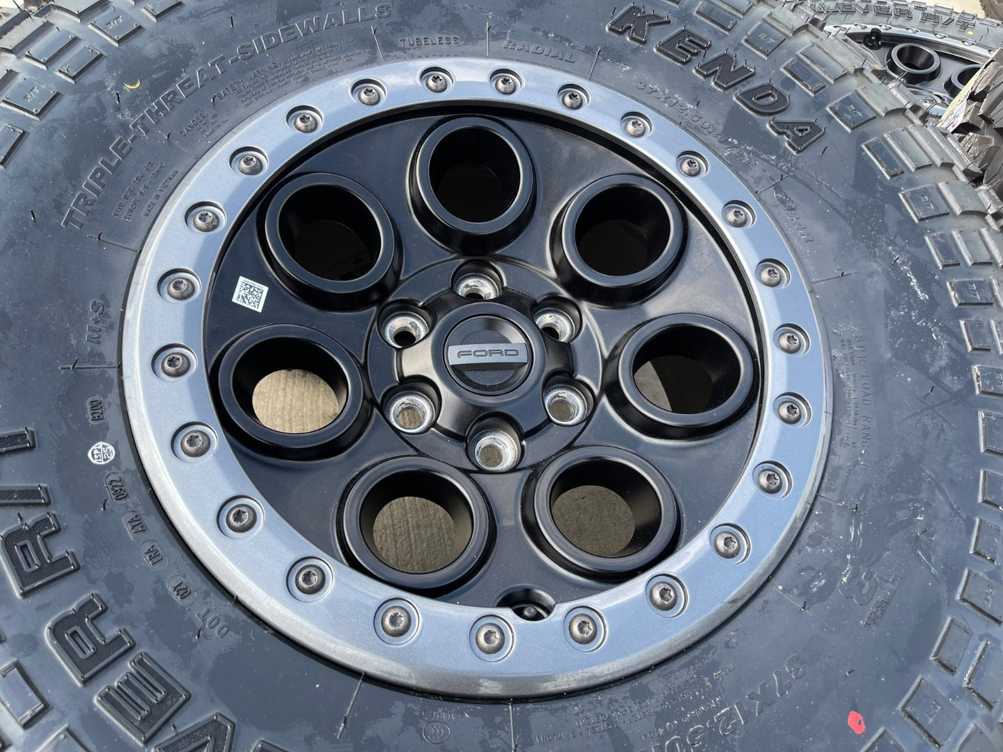 17" Ford F-150 Raptor OEM BEADLOCK 10612 rims wheels 2025 2026 NEW KENDA 37 NEW