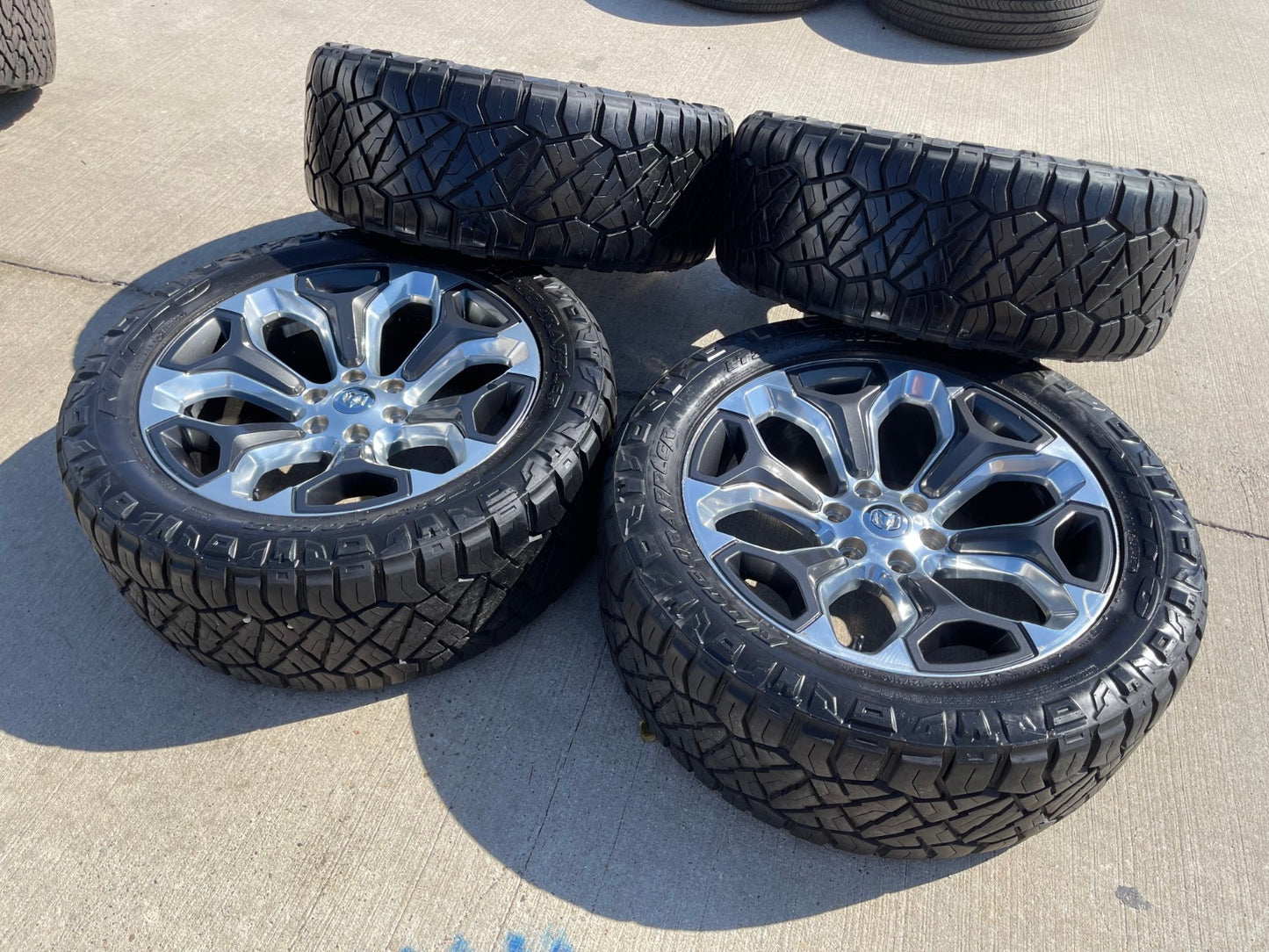 22" Dodge Ram 1500 OEM LIMITED Laramie wheels rims 2685 NITTO RIDGE GRAPPLER