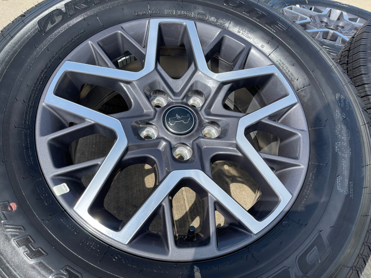 18" Jeep Wrangler Grand Cherokee Gladiator OEM 9331 wheels rims DUELER H/T NEW