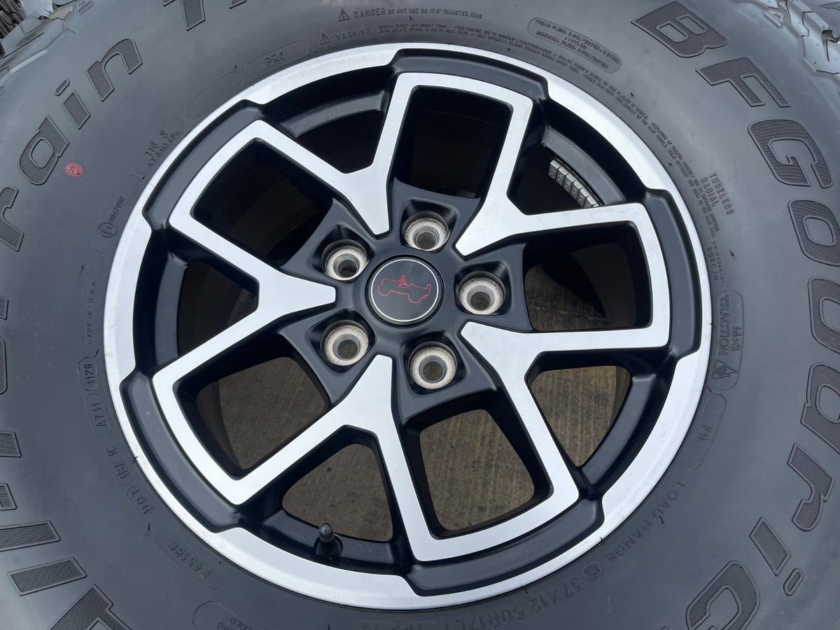 17" Jeep Wrangler Rubicon OEM 95730 9327 wheels rims Gladiator BFG KO2 37" NEW