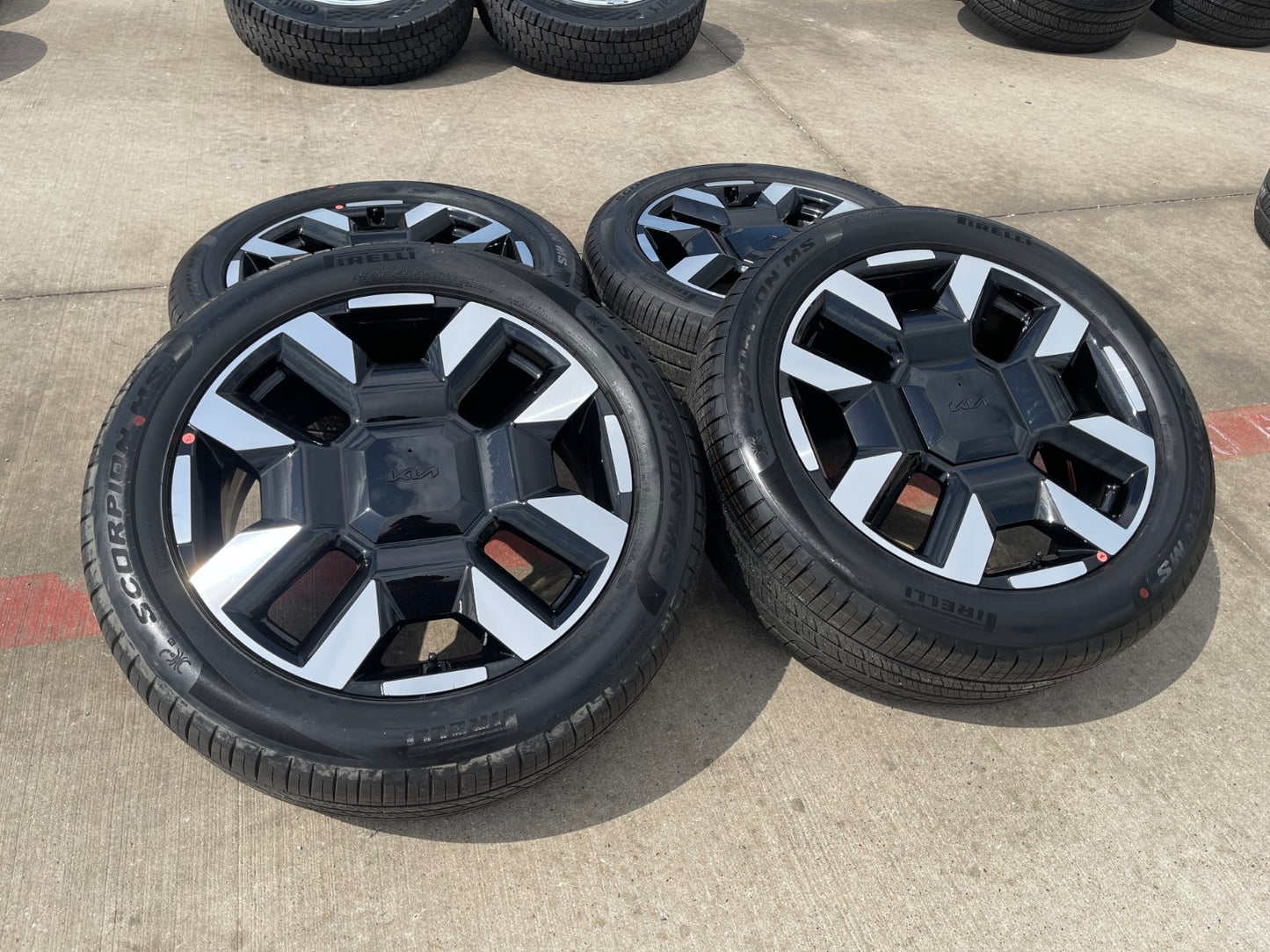 20" Kia Telluride X-PRO OEM wheels rims Sorento Sedona PIRELLI 2026 2027 NEW