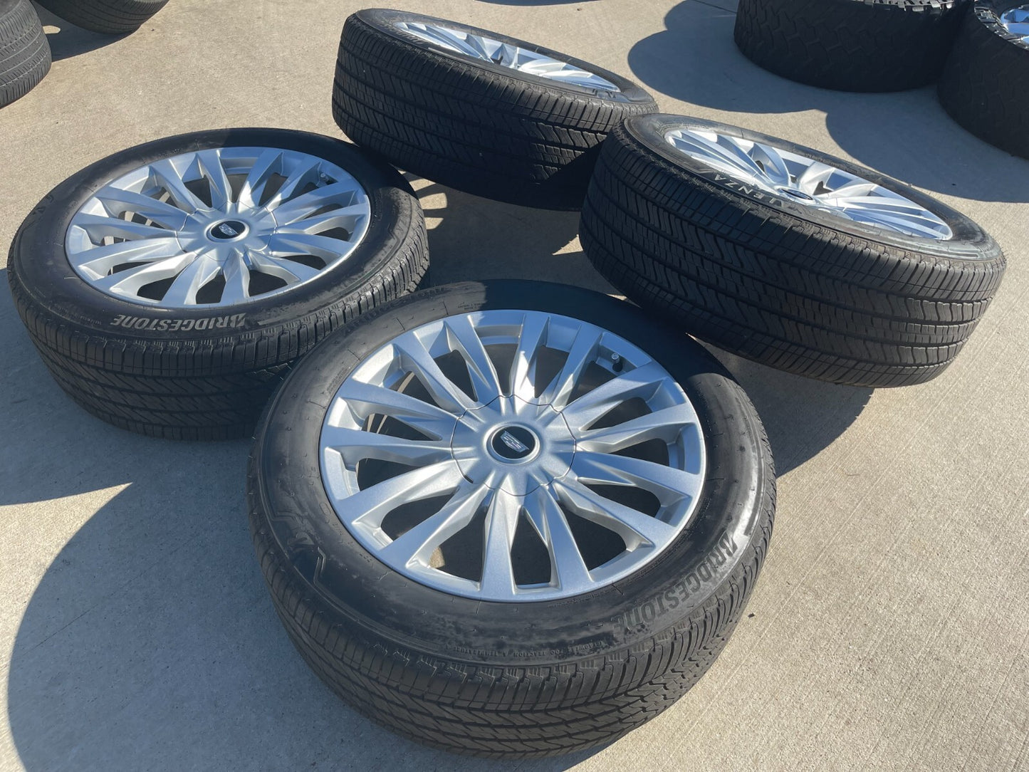 22" Cadillac Escalade Platinum OEM wheels rims 95026 4873 tires