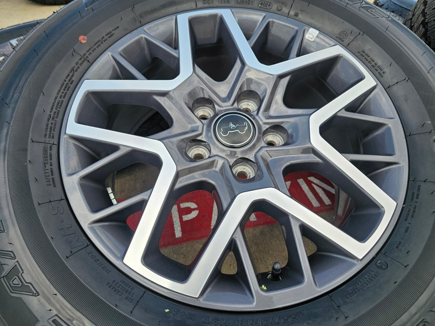 18" Jeep Wrangler Grand Cherokee Gladiator OEM 9331 wheels rims DUELER A/T NEW