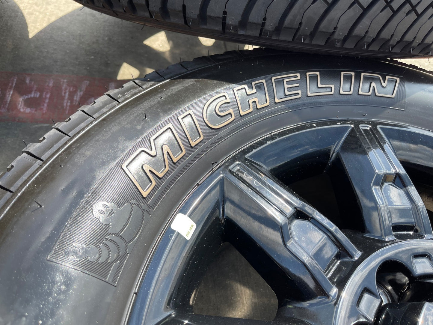 20" GMC Sierra AT4X 2500 3500 OEM 14137 5963 wheels rims Silverado NEW MICHELIN