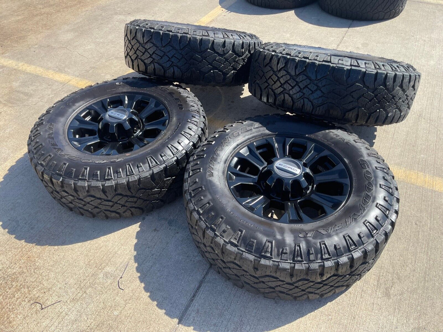 18" Ford F-250 F-350 Tremor OEM 10097 rims wheels DURATRAC tires