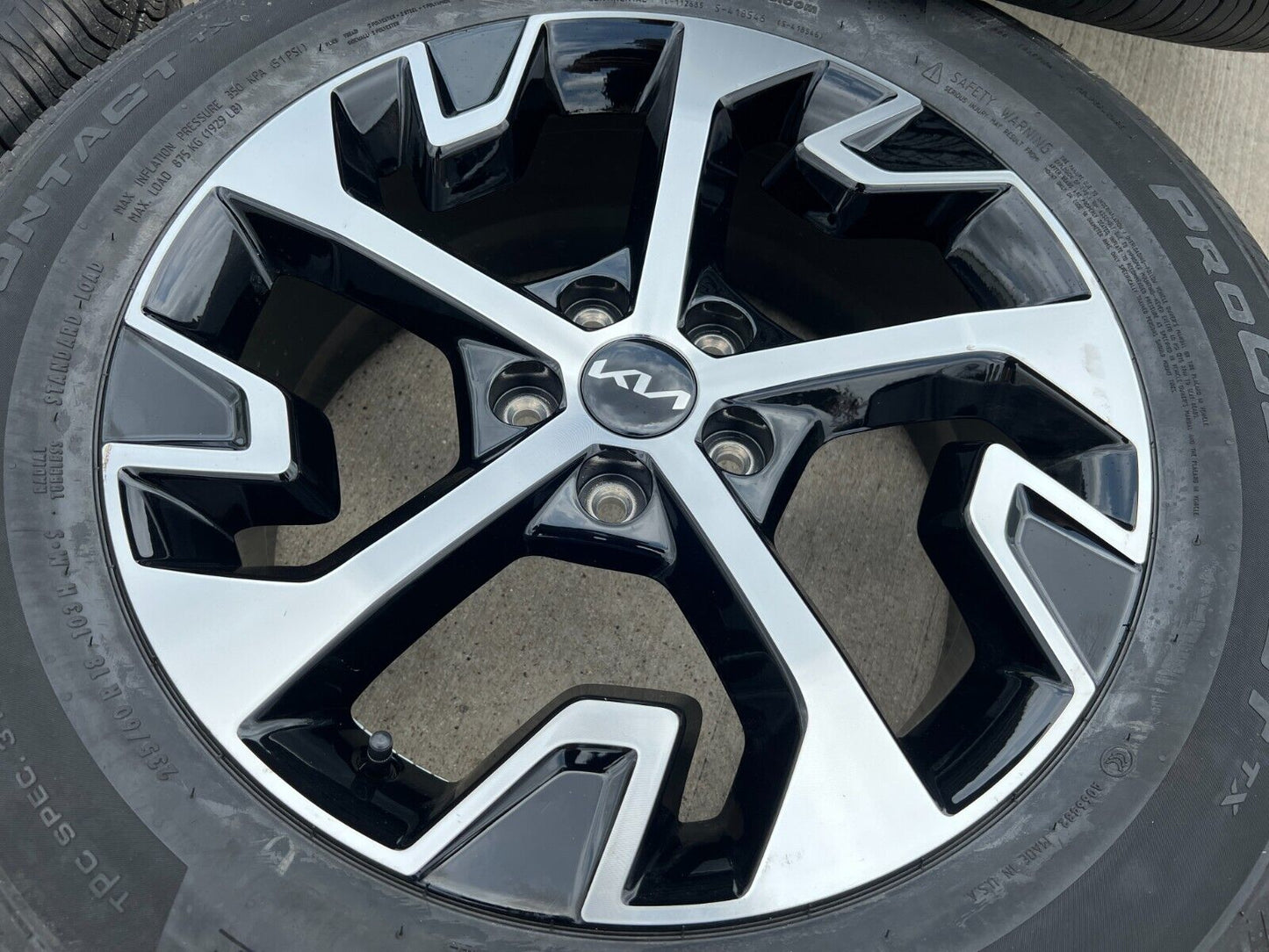 18" Kia Sportage Telluride OEM wheels rims tires 95386 Sorento Sedona