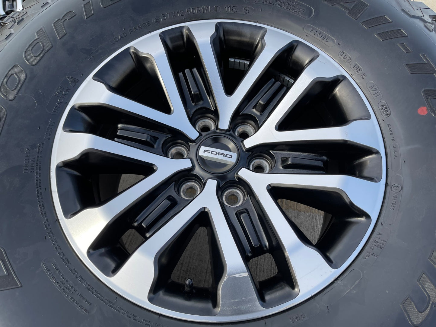 17" Ford F-150 Raptor OEM 96648 rims wheels tires BFG 37" NEW
