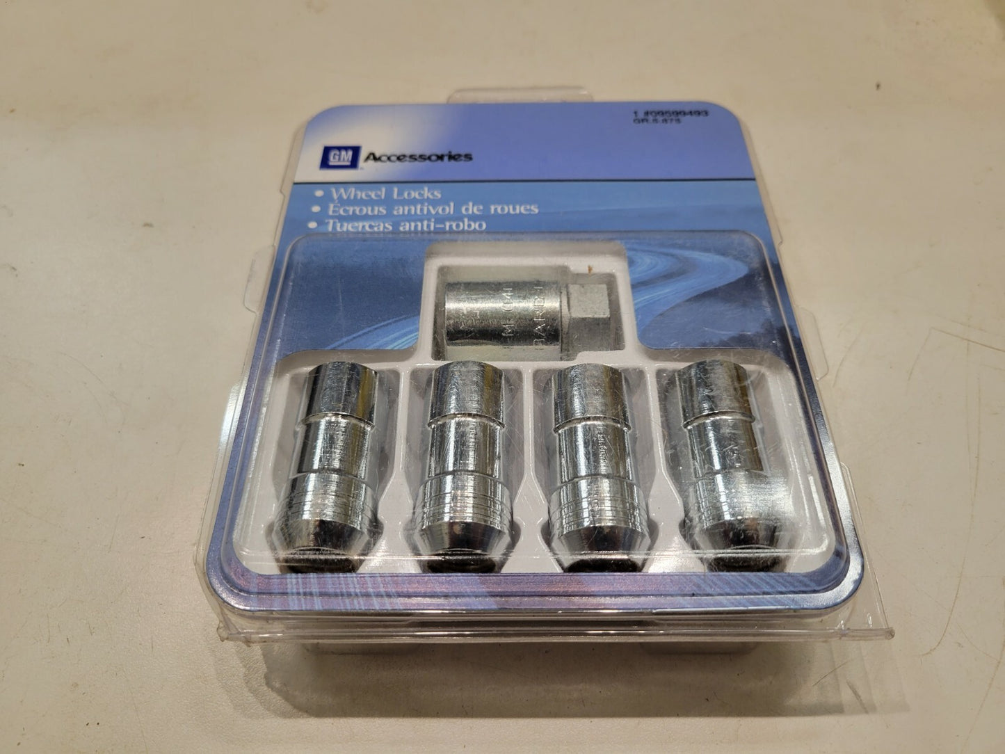 (4) 14x1.5 OEM GM lug nut locks polished key Chevy Silverado 1500 GMC Cadillac