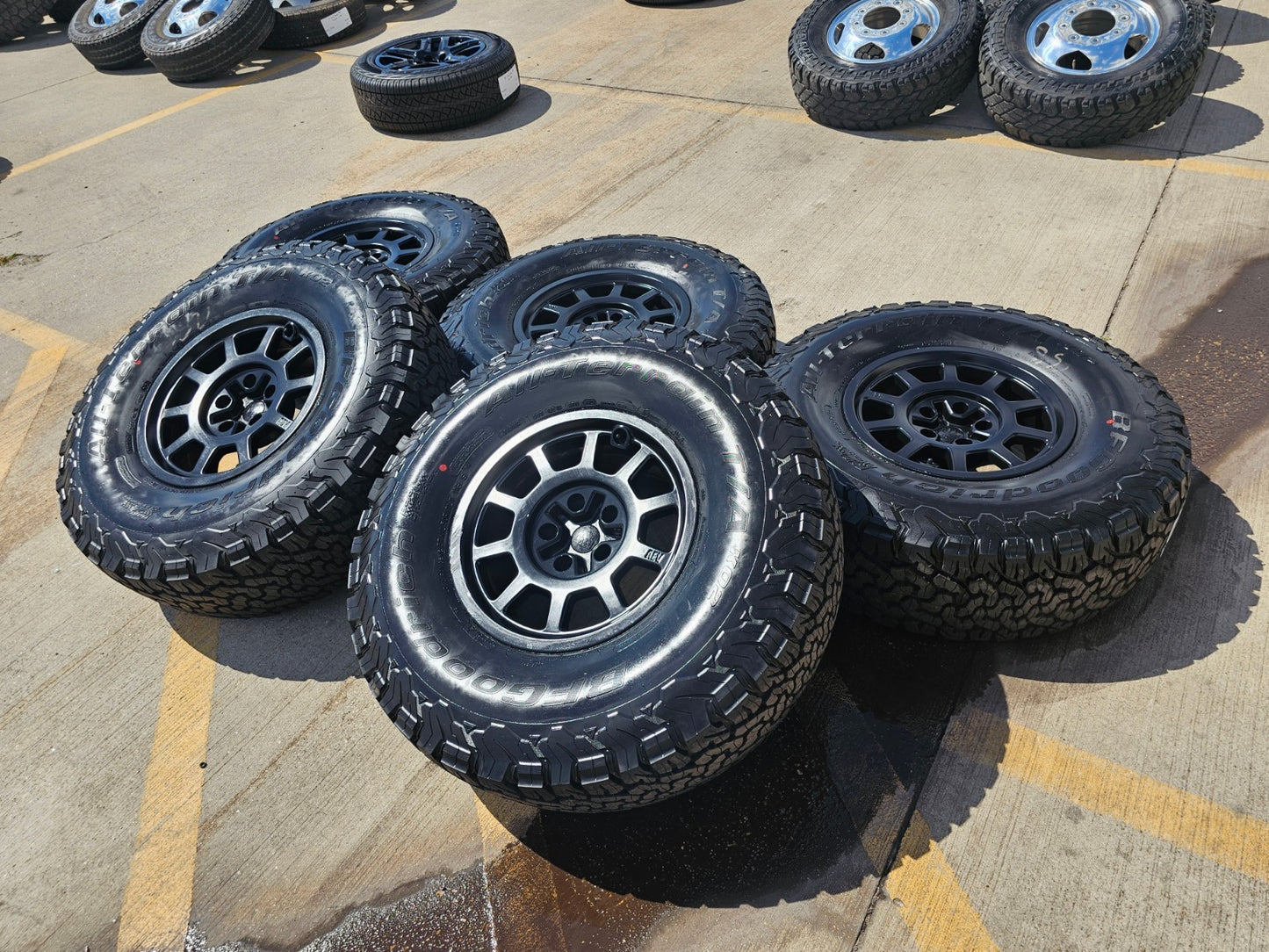 (5) 17" AEV Jeep Wrangler Rubicon OEM Salta wheels rims Gladiator BFG 37" NEW