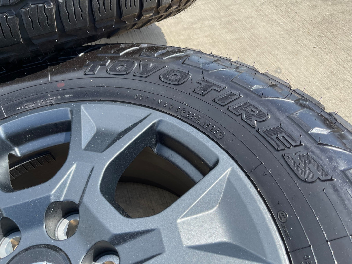 18" Toyota Tacoma TRD OEM 10544 wheels rims Land Cruiser Tundra SET TOYO A/T3