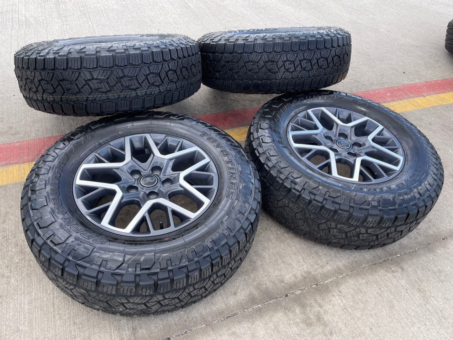 18" Jeep Grand Cherokee OEM 9331 wheels rims Wrangler Gladiator 2024 2025 NEW