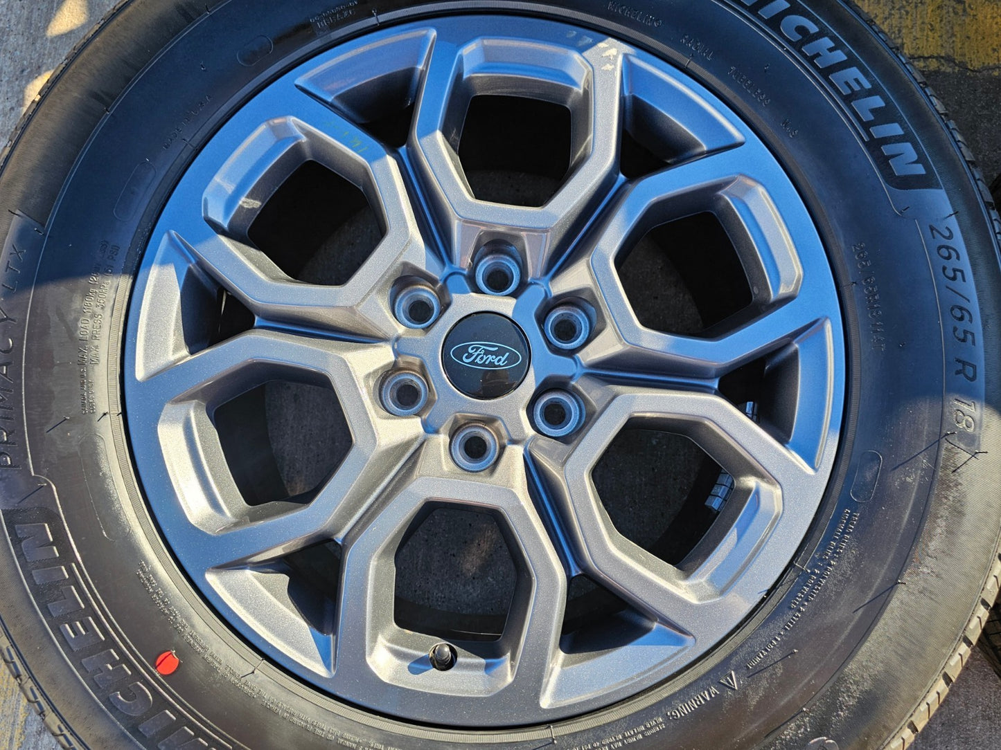 18" Ford Expedition F-150 TREMOR OEM rims wheels 2025 2026 NEW MICHELIN