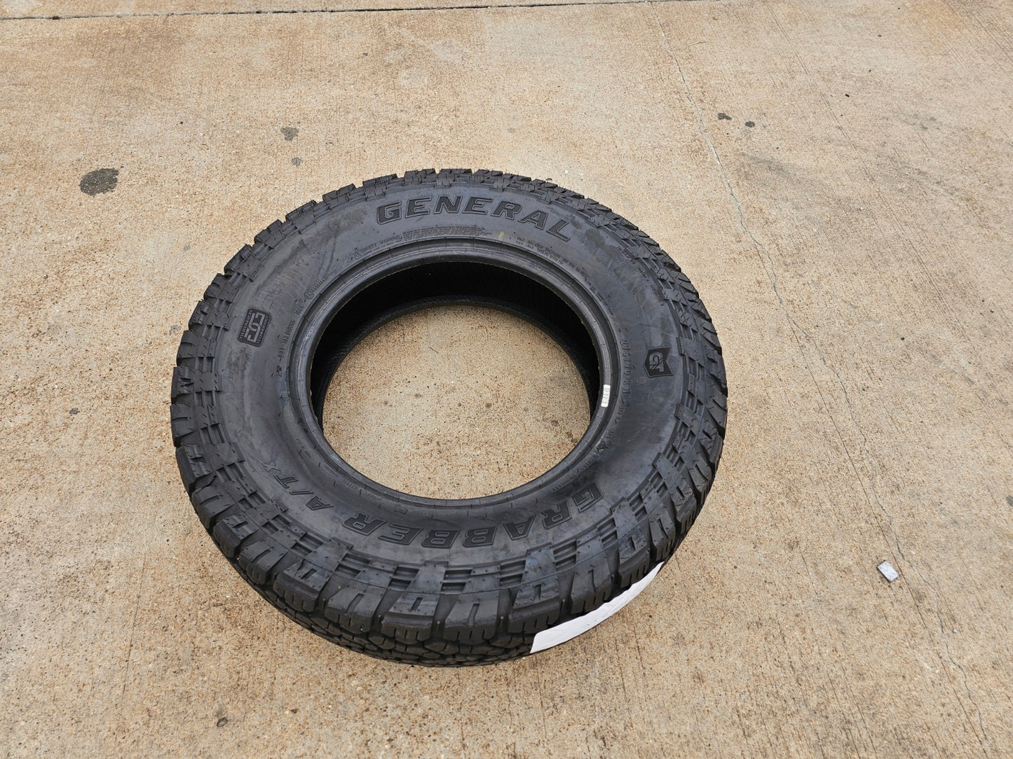 (1) 275/70/18 General Grabber A/TX tire Ford F-150 Expedition Tremor 275/70r18