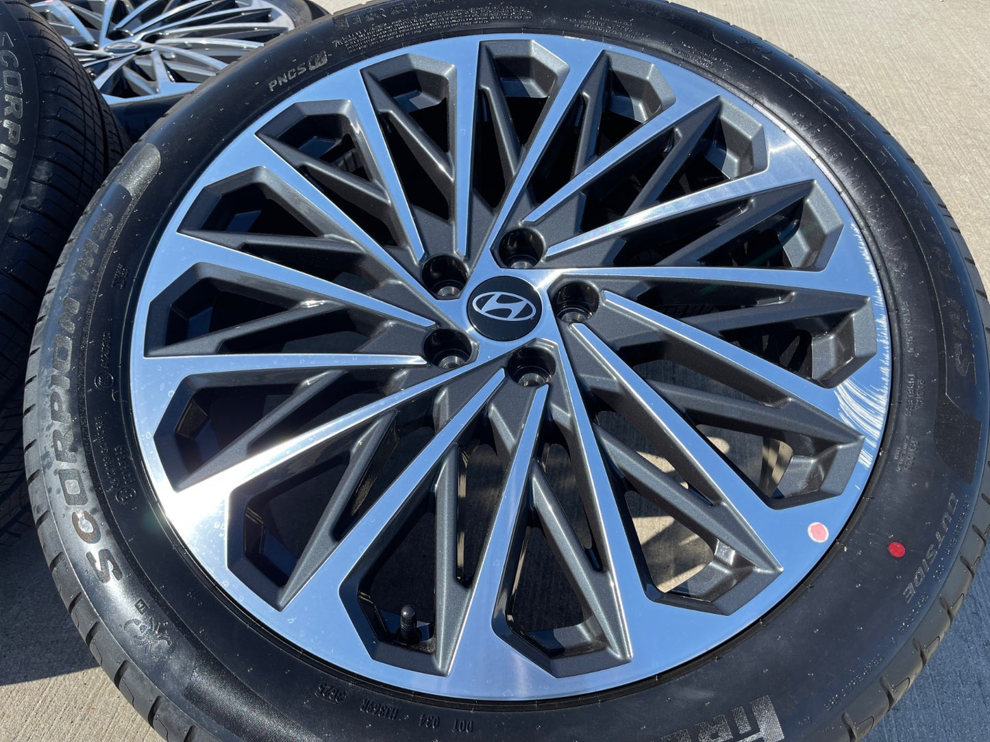 21" Hyundai Palisade Calligraphy OEM 94345 wheels rims 2025 2026 2027 PIRELLI