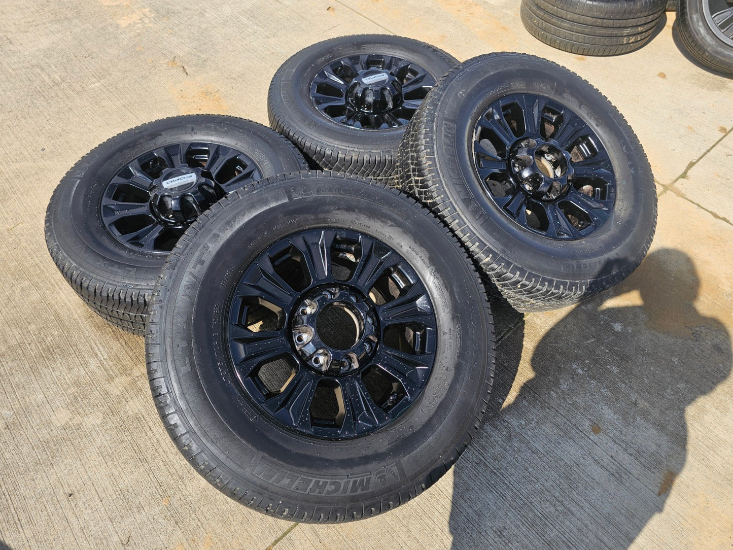 18" Ford F-250 F-350 TREMOR OEM rims wheels 10097 MICHELIN A/T2 SET