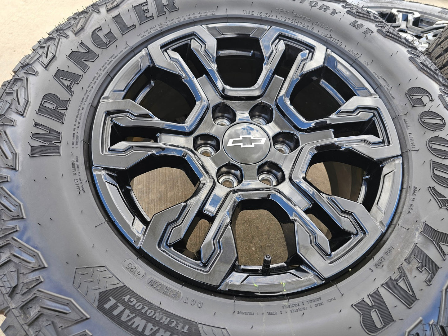 NEW 18" Chevy Silverado ZR2 Tahoe TRAIL BOSS Sierra OEM 95415 wheels rims NEW