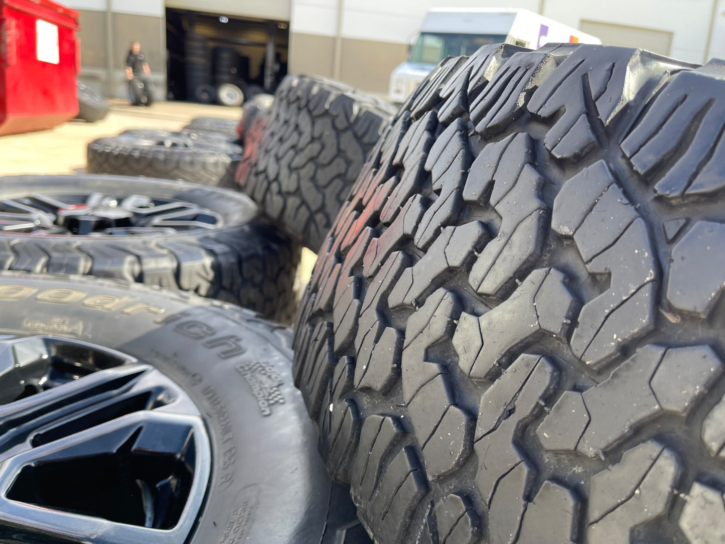 20" GMC Sierra Chevy 2500 OEM 5957 BLACK DIAMOND wheels rims tires BFG 37"
