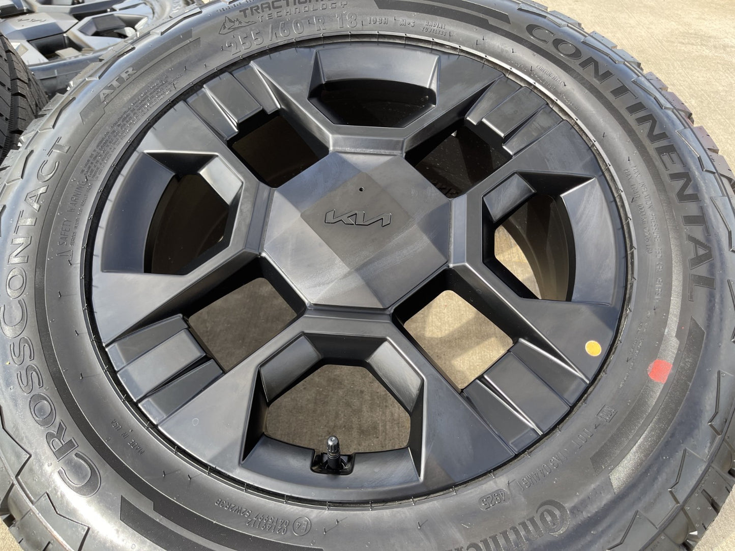 18" Kia Telluride X-PRO OEM wheels rims Sorento Sedona 2026 2027 NEW