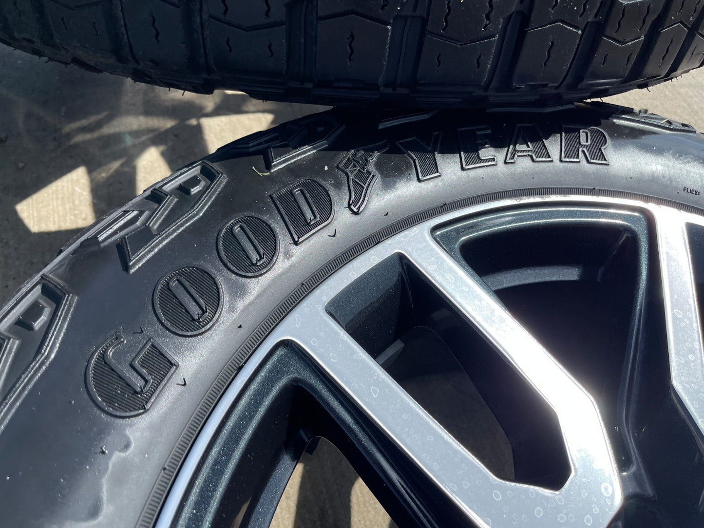 20" GMC Sierra Yukon AT4X Silverado OEM 5914 wheels rims SET GOODYEAR M/T