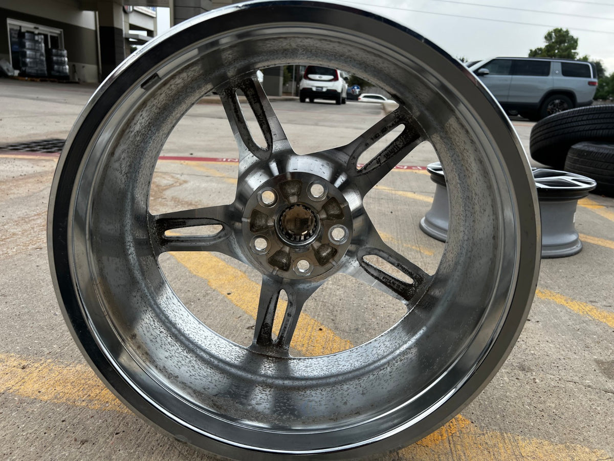 19" 19x8.5 Chevy Corvette C8 OEM wheel rim 14007 96704 FRONT CHROME