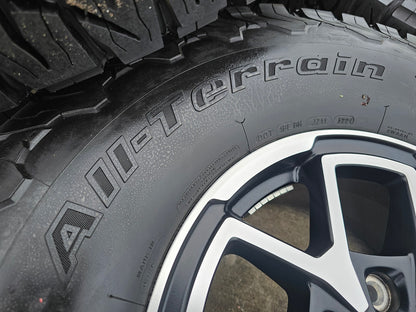 17" Jeep Wrangler Rubicon OEM 95730 9327 wheels rims Gladiator BFG KO2 A/T 35"