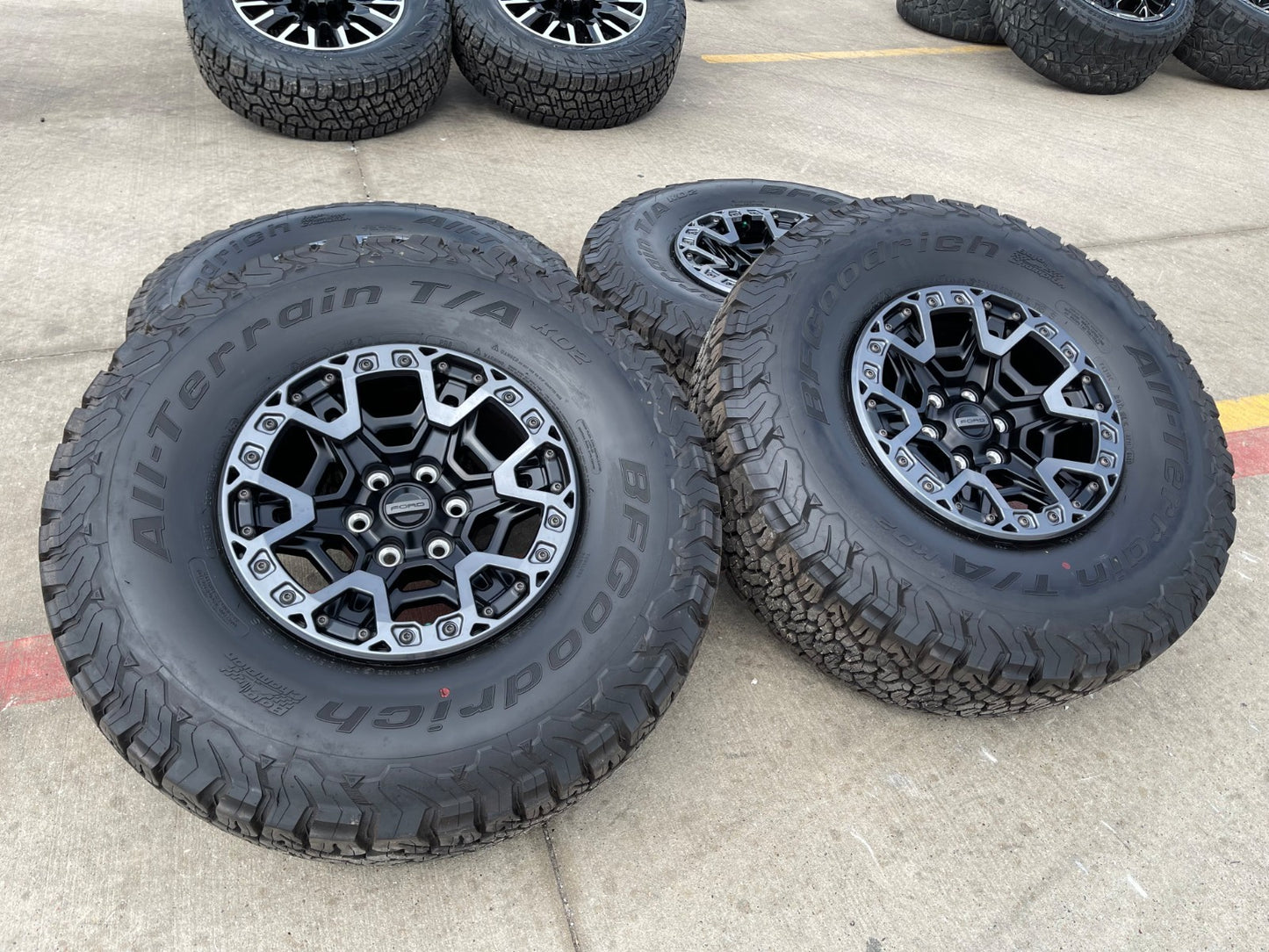 17" Ford F-150 Raptor R OEM BEADLOCK rims wheels 2025 2026 2027 BFG KO2 37" NEW