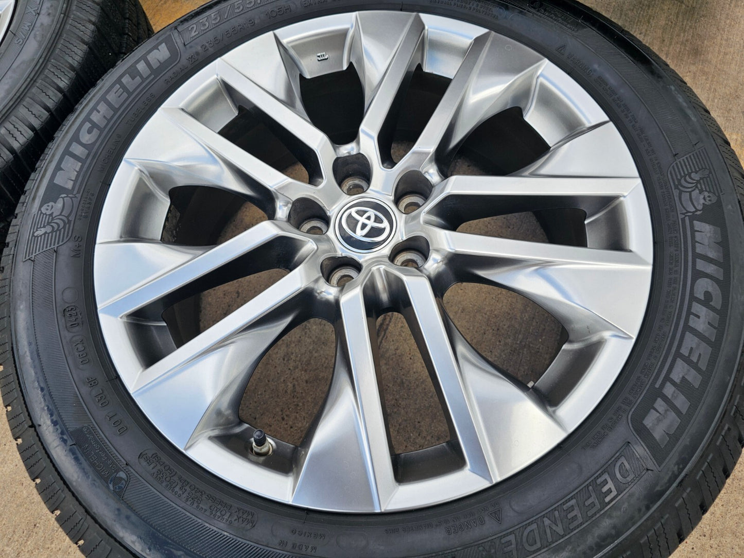 19" Toyota Rav4 Premium OEM 75244 wheels rims Highlander MICHELIN