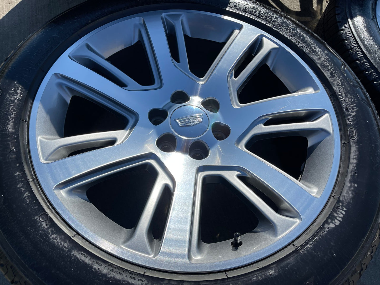 22" Cadillac Escalade Platinum OEM 4738 wheels rims tires BRIDGESTONE