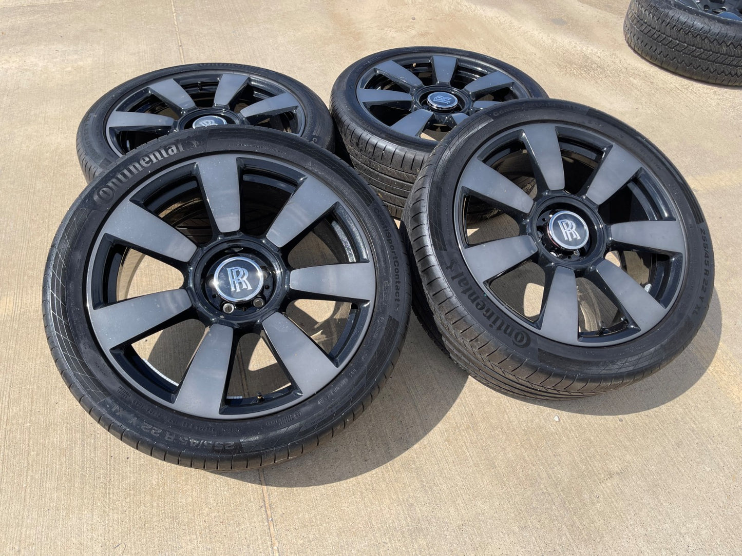22" Rolls Royce Cullinan SHADOW OEM black wheels rims 5x112 tires