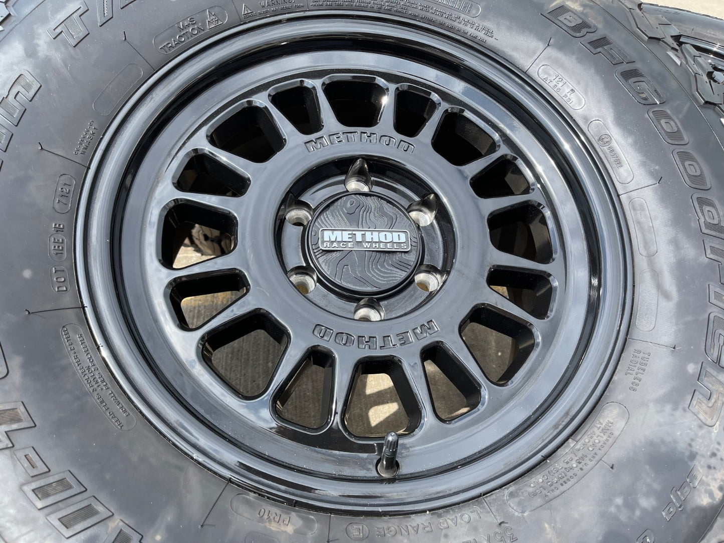 17x8.5 17" Method Racing MR318 Silverado RAM Tacoma wheels rims 6x139 6x5.5 35"