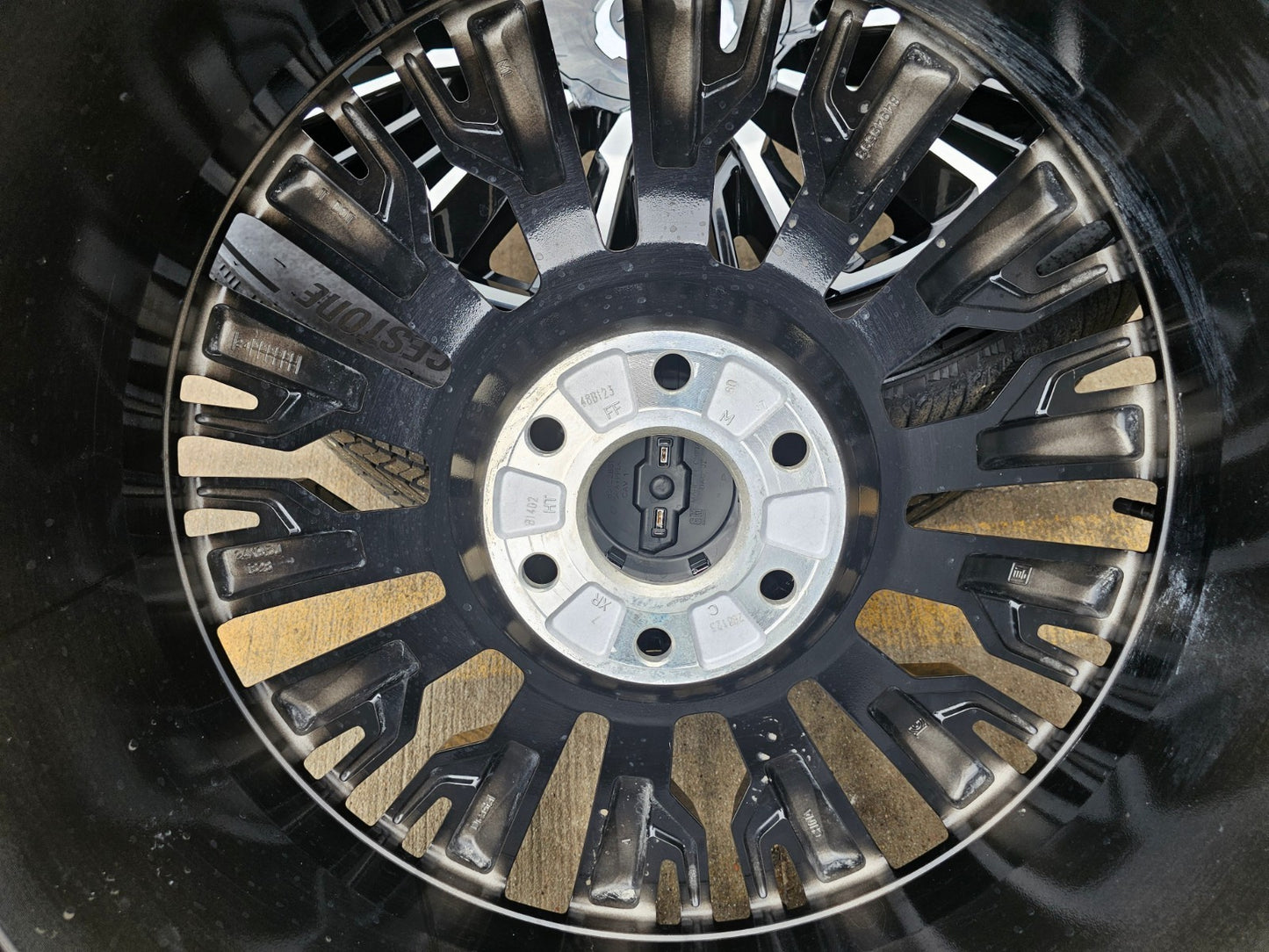 24" Chevy Tahoe Suburban Silverado OEM High Country wheels rims 2025 2026 NEW