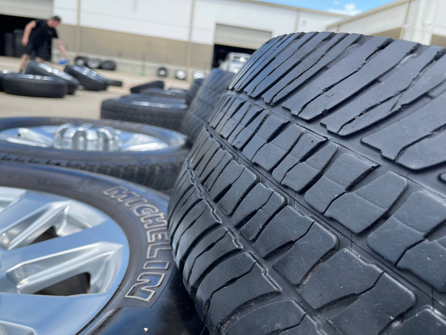 20" Ford F-250 F-350 Platinum OEM rims wheels 10103 tires MICHELIN A/T2