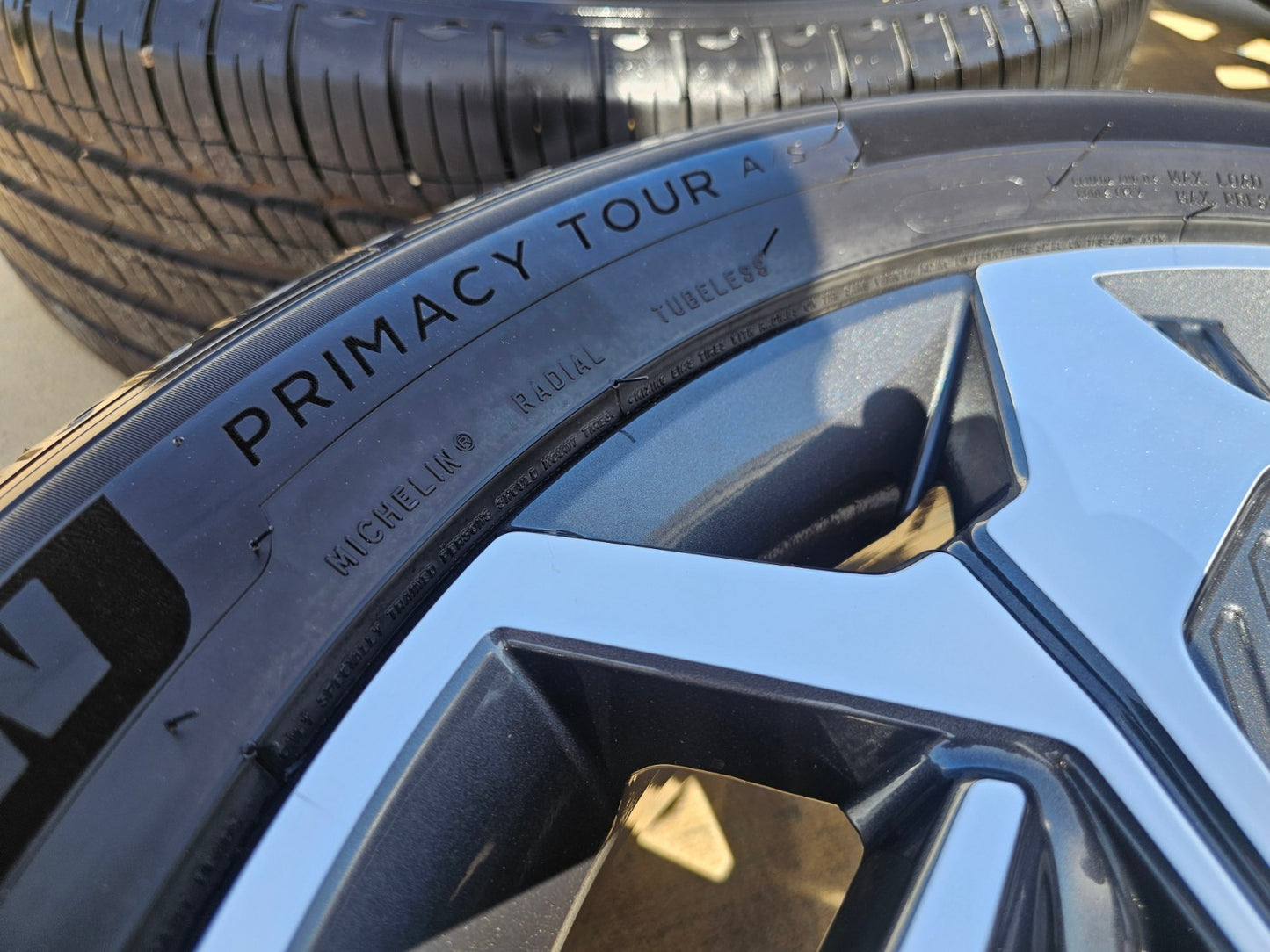 20" Hyundai Palisade Calligraphy OEM 71006 wheels rims 2024 2025 2026 MICHELIN