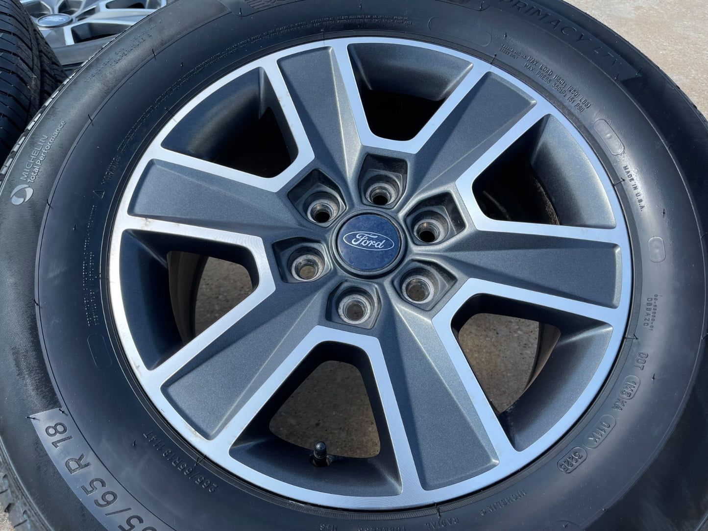 18" Ford F-150 Expedition OEM rims wheels 3997 3999 tires NEW MICHELIN