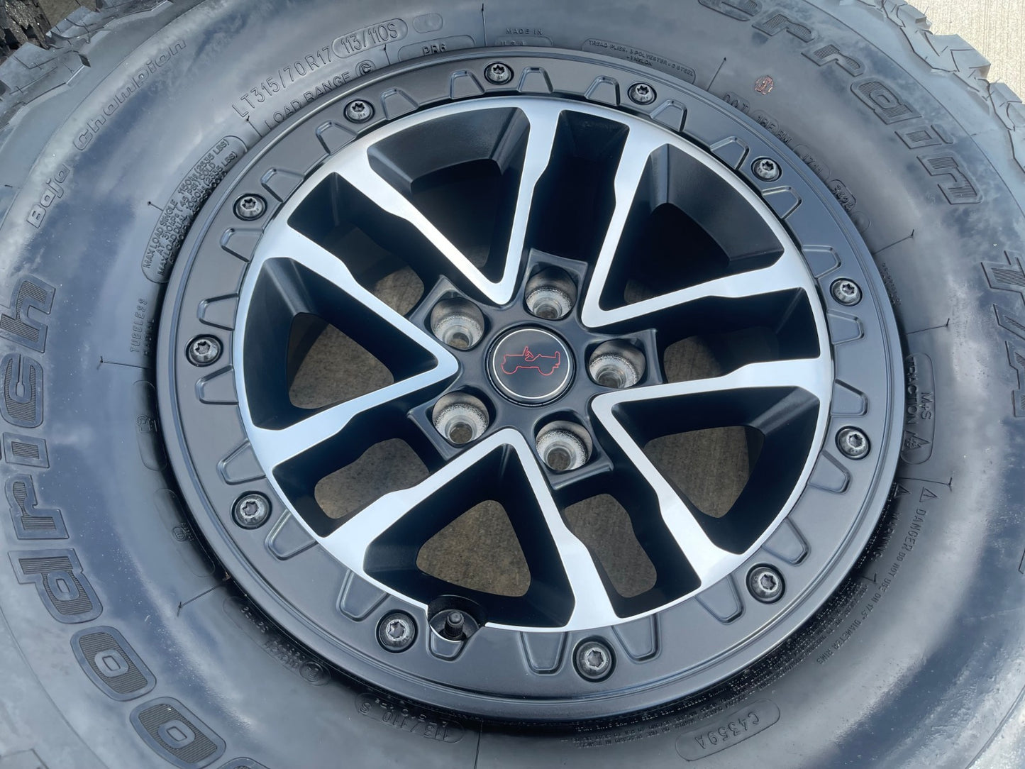 17" Jeep Wrangler 392 Gladiator Rubicon OEM 9329 BEADLOCK wheels rims BFG 35"