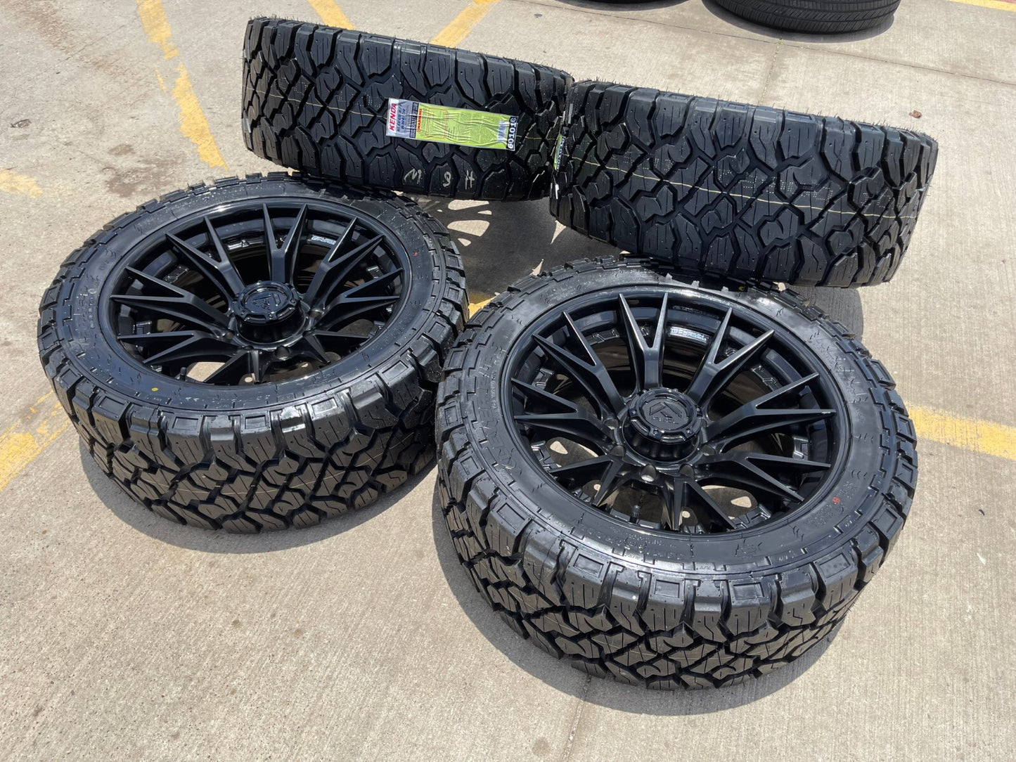 22x10 22" FUEL Fusion Forged Chevy Silverado 2500 3500 wheels rims 8x180 33" NEW