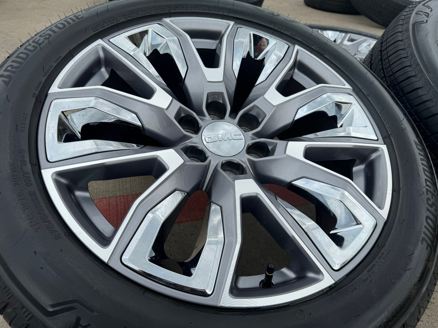 22" GMC Yukon Chevy Tahoe Escalade OEM chrome 95513 wheels rims NEW