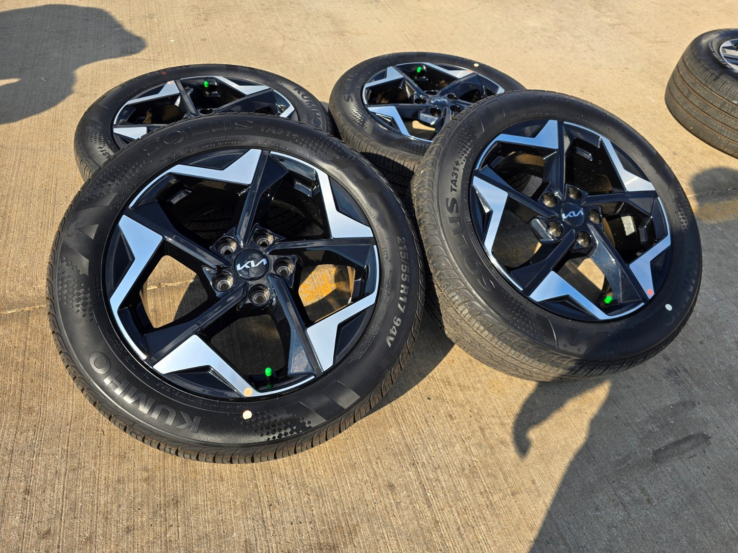 17" Kia Seltos K4 K5 Optima OEM wheels rims 71072 Sorento Sportage Carnival NEW