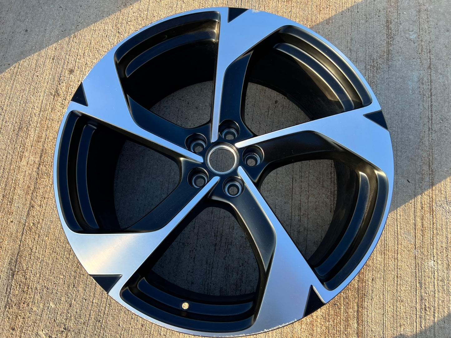 23" 23x10.5 Lucid Gravity OEM Grand Touring wheel rim 5x120 2025 2026 2027 REAR