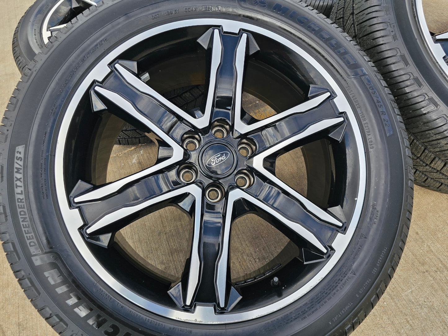 22" Ford F-150 Expedition PERFORMANCE OEM 10200 rims wheels MICHELIN