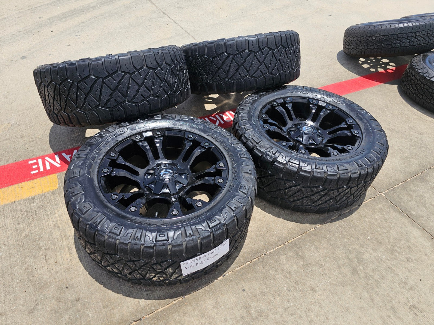 20x9 FUEL D560 Vapor wheels rims Ford F-150 Chevy RAM 1500 Tacoma 6x139 6x135