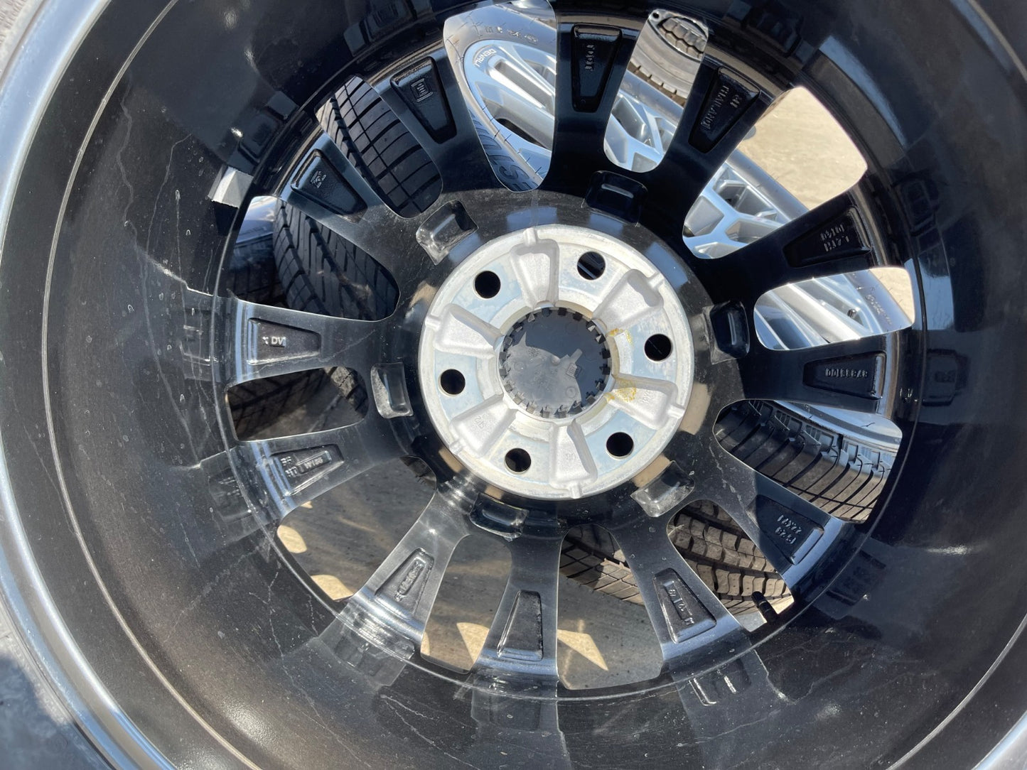 22" GMC Yukon Sierra DENALI OEM wheels rims Tahoe 2025 2026 2027 BRIDGESTONE NEW