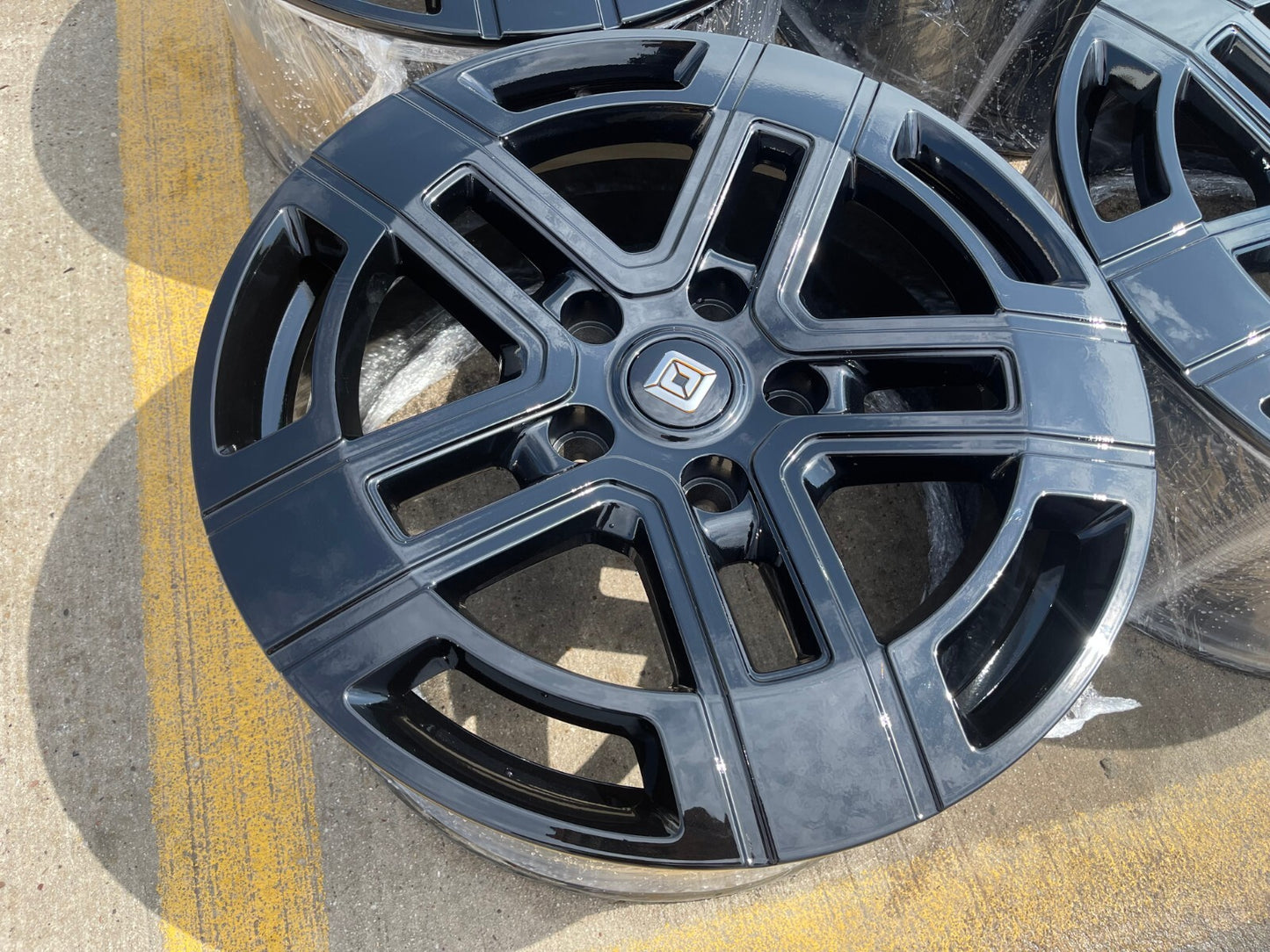 20" Rivian R1T R1S OEM wheels rims PT00973115-A 2022 2023 2024 2025 2026 NEW