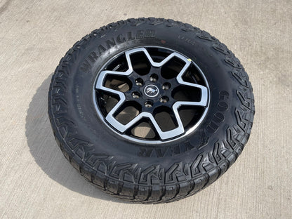 18" Ford Bronco wheel rim 95213 10389 Ranger spare GOODYEAR TERRITROY AT 35"