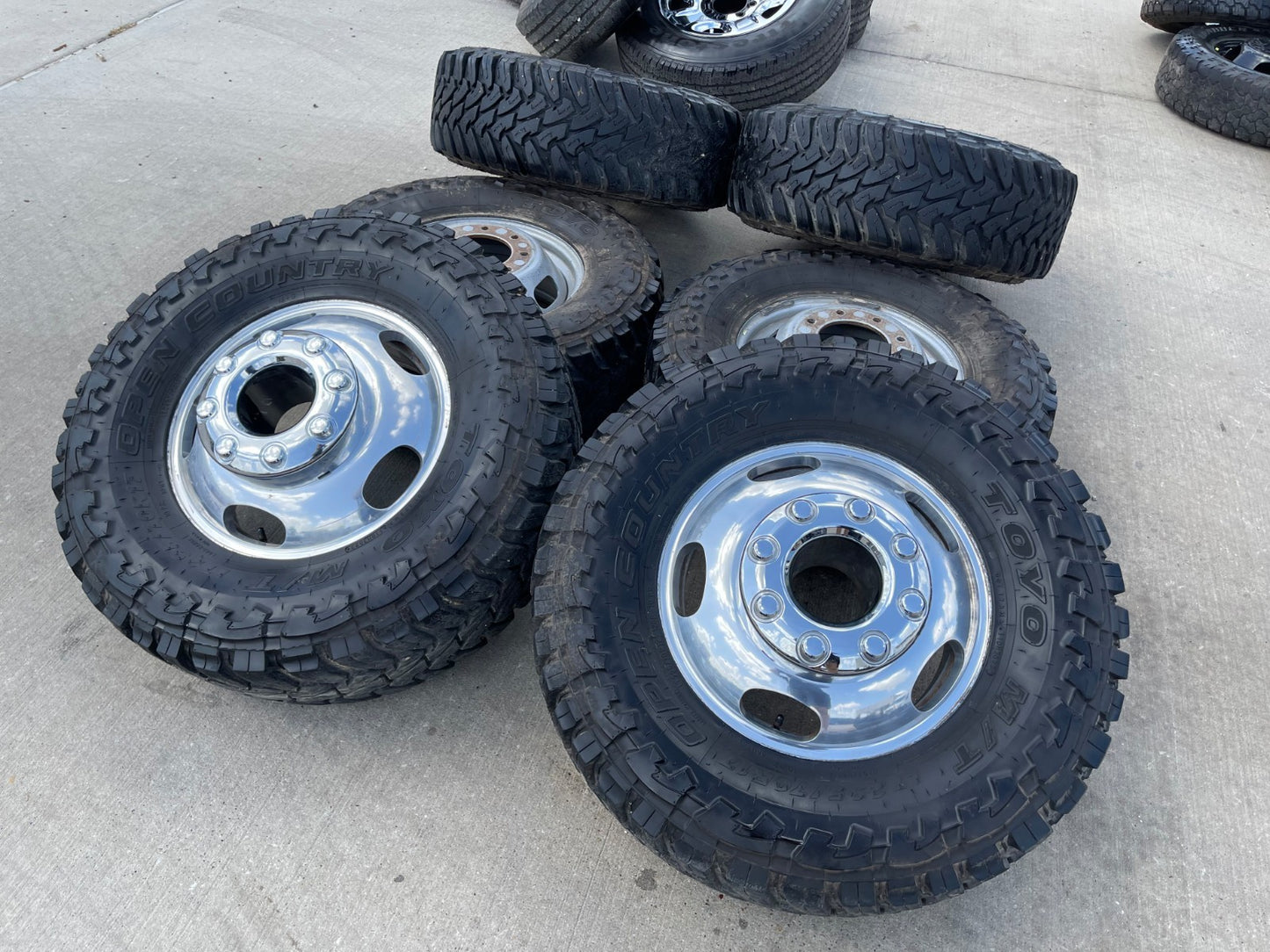 17" Ford F-350 Dually OEM 3618 3619 rims wheels SET tires TOYO M/T 33"