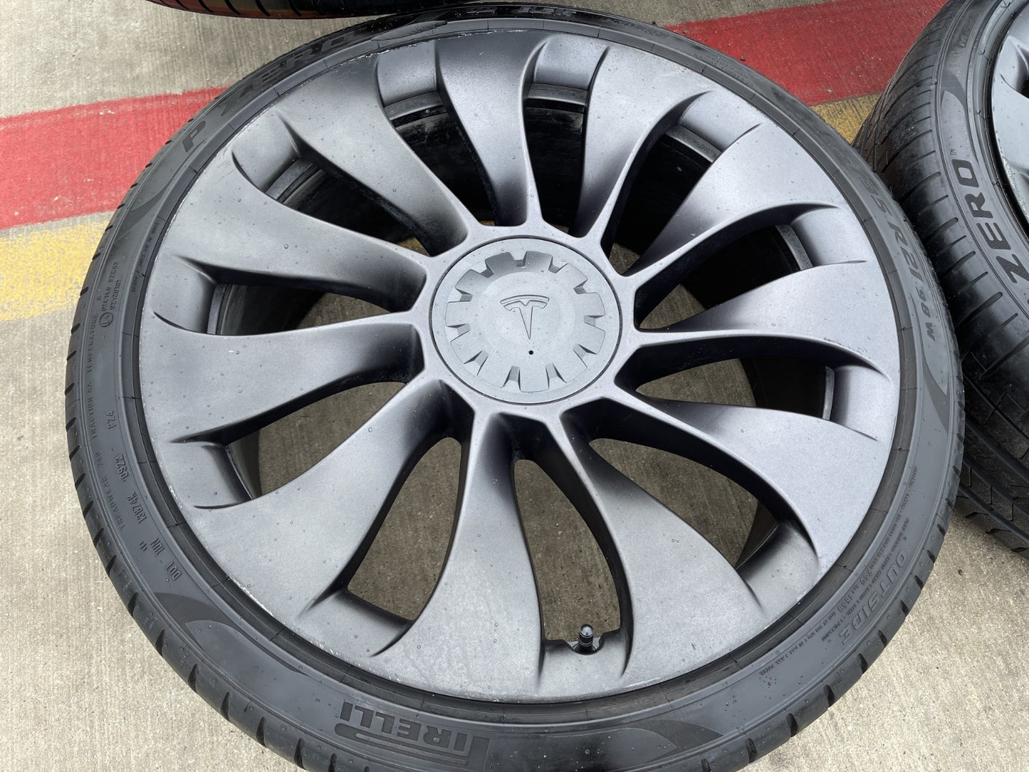 21" Tesla Model Y OEM INDUCTION wheels rims 2022 2023 2024 2025 2026 PIRELLI